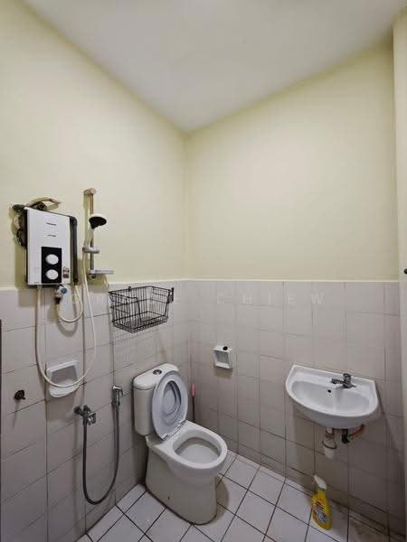Rumah Teres 2-Tingkat untuk Disewa di Taman Mount Austin (Tebrau) - Grace Chiew - Bathroom - PropertyGuru.com.my