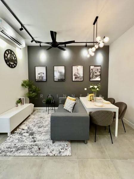 Kediaman Servis untuk Dijual di Union Suites - Rainnee Cheong - Living Room - PropertyGuru.com.my
