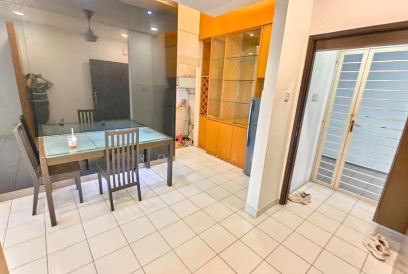 Kondominium untuk Dijual di Plaza Menjalara - Ron Yap - Dining Room - PropertyGuru.com.my