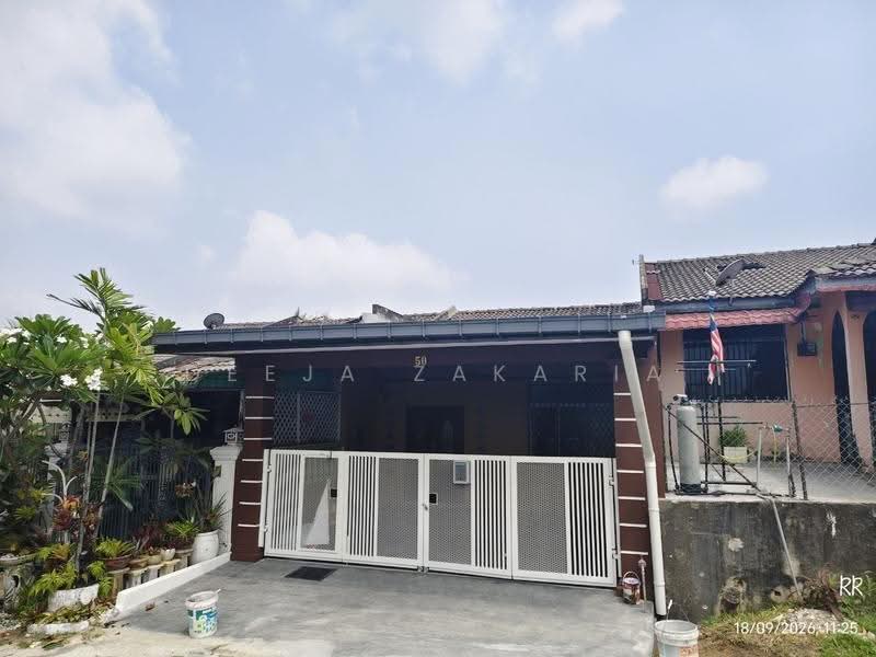 Rumah Teres untuk Dijual di Senawang (Negeri Sembilan) - Deeja Zakaria - Exterior - PropertyGuru.com.my