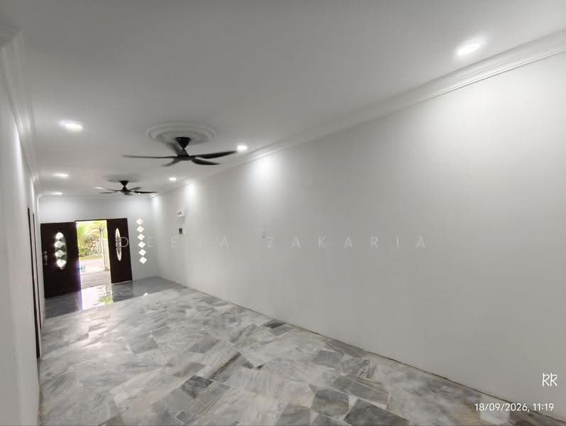 Rumah Teres untuk Dijual di Senawang (Negeri Sembilan) - Deeja Zakaria - Living Room - PropertyGuru.com.my
