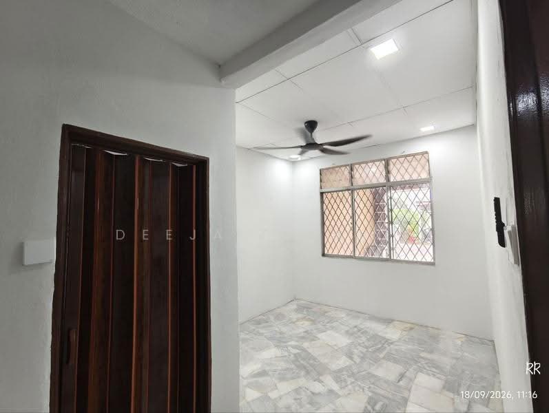 Rumah Teres untuk Dijual di Senawang (Negeri Sembilan) - Deeja Zakaria - PropertyGuru.com.my