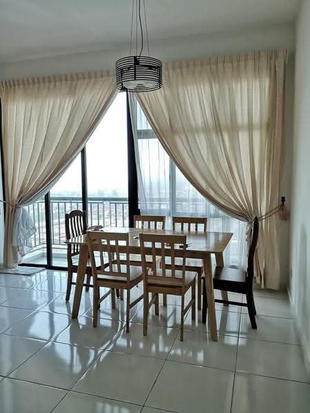 Kediaman Servis untuk Dijual di The Sky Executive Suites - Zoey Lee - Dining Room - PropertyGuru.com.my