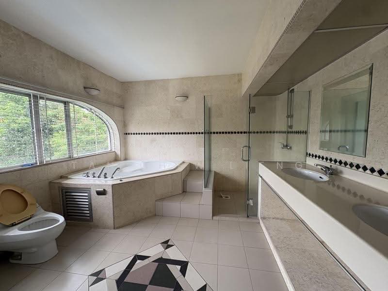 Bungalow House for Sale in Taman Bukit Pantai (Bangsar) - Tan Chew Lieng - Bathroom - PropertyGuru.com.my