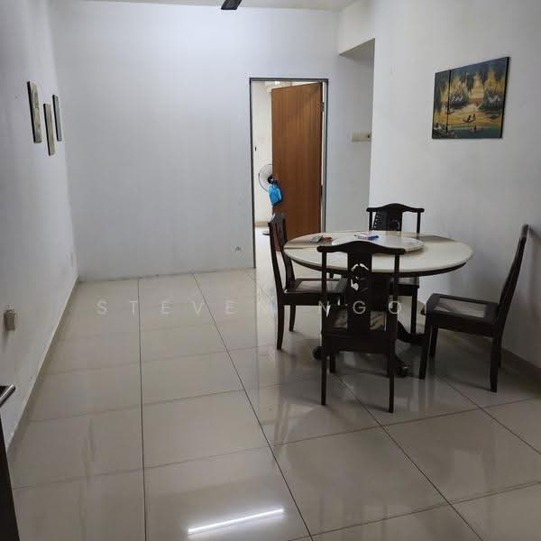 Service Residence for Sale at Larkin Heights - Steven Ngoi - Dining Room - PropertyGuru.com.my