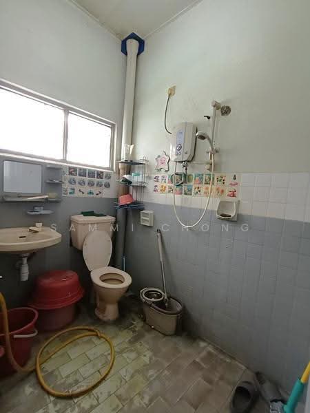 2-storey Terraced House for Sale in Taman Cempaka (Ampang) - Sammi Chong - Bathroom - PropertyGuru.com.my
