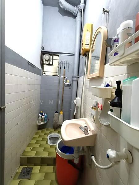 2-storey Terraced House for Sale in Taman Cempaka (Ampang) - Sammi Chong - Bathroom - PropertyGuru.com.my