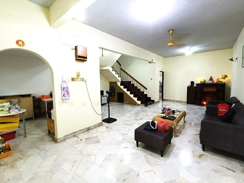 2-storey Terraced House for Sale in Taman Cempaka (Ampang) - Sammi Chong - Living Room - PropertyGuru.com.my