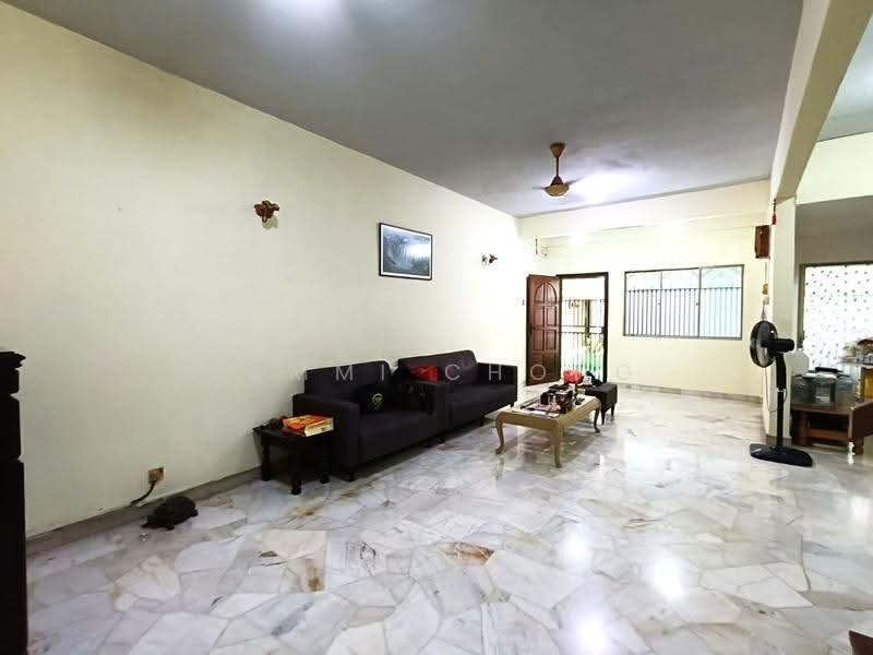 2-storey Terraced House for Sale in Taman Cempaka (Ampang) - Sammi Chong - Living Room - PropertyGuru.com.my