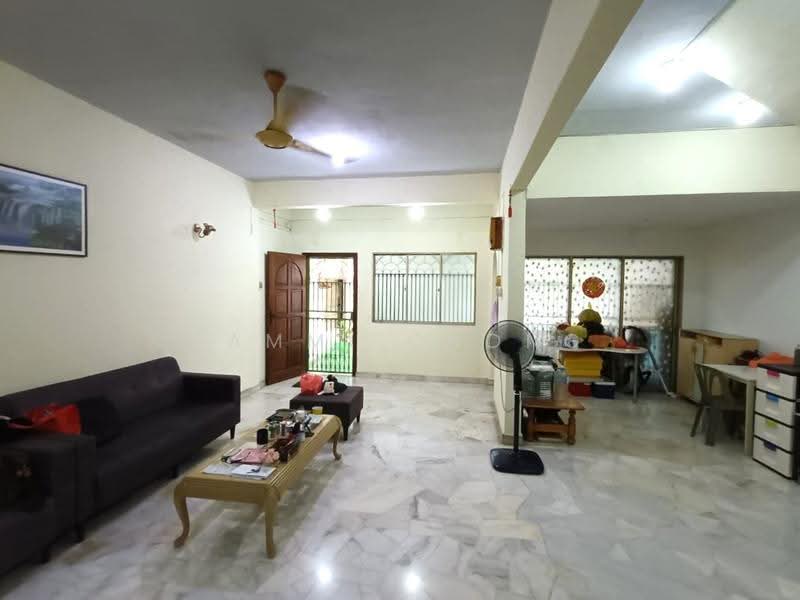 2-storey Terraced House for Sale in Taman Cempaka (Ampang) - Sammi Chong - Living Room - PropertyGuru.com.my