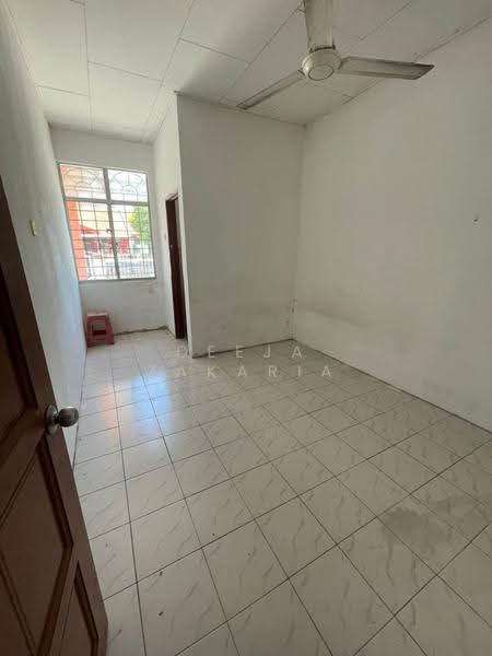 Terraced House for Sale in Taman Politeknik (Telok Kemang) - Deeja Zakaria - Interior - PropertyGuru.com.my