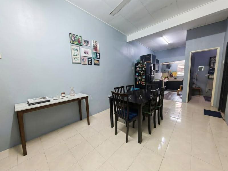 Terraced House for Sale in Nusari Bayu 1 (Labu) - Deeja Zakaria - Dining Room - PropertyGuru.com.my