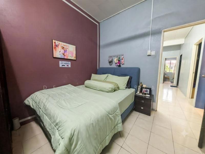 Terraced House for Sale in Nusari Bayu 1 (Labu) - Deeja Zakaria - Bedroom - PropertyGuru.com.my