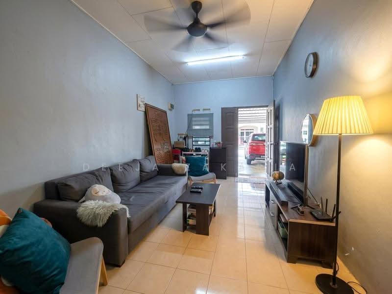 Terraced House for Sale in Nusari Bayu 1 (Labu) - Deeja Zakaria - Living Room - PropertyGuru.com.my