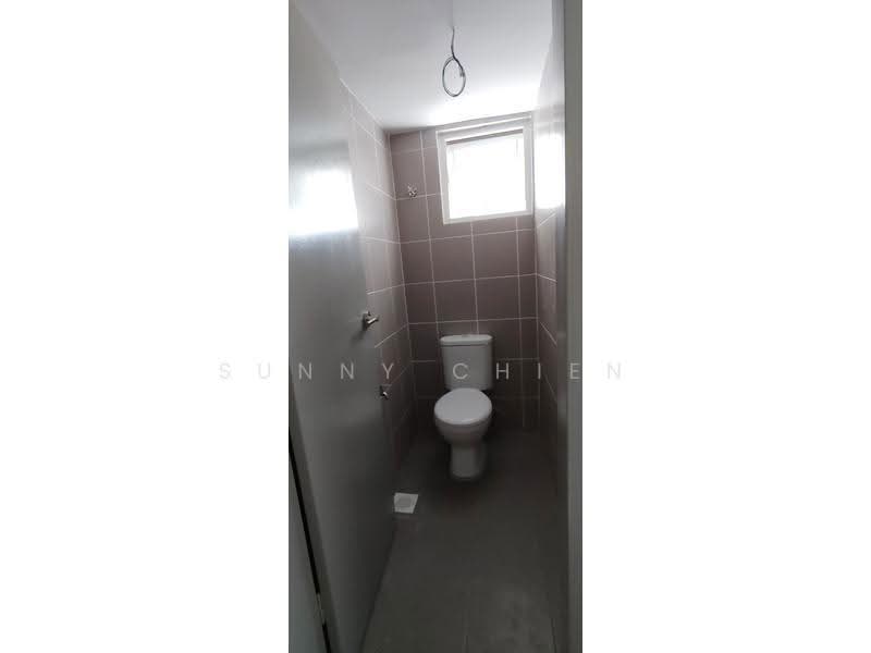 Shop for Rent in Kajang (Selangor) - Sunny Chien - Bathroom - PropertyGuru.com.my