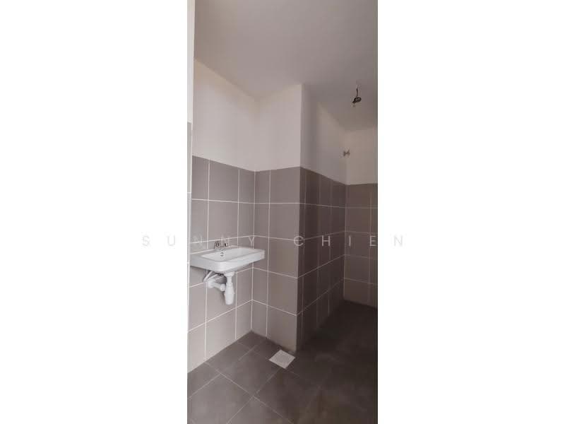 Shop for Rent in Kajang (Selangor) - Sunny Chien - Bathroom - PropertyGuru.com.my
