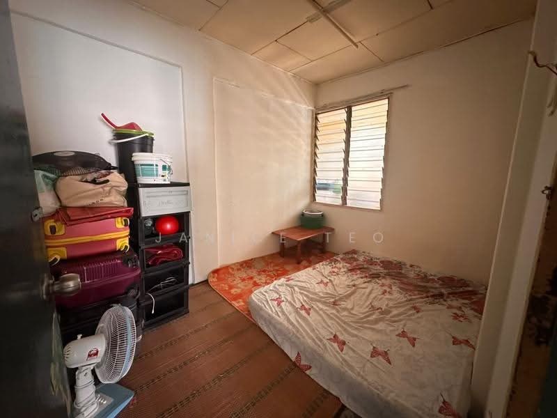 Flat for Sale at Sri Lanang - Janice Teo - Bedroom - PropertyGuru.com.my