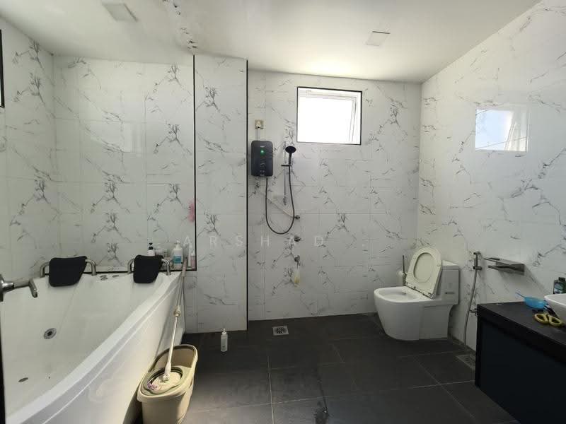 Bungalow House for Sale in Pontian (Johor) - Arshad . - Bathroom - PropertyGuru.com.my
