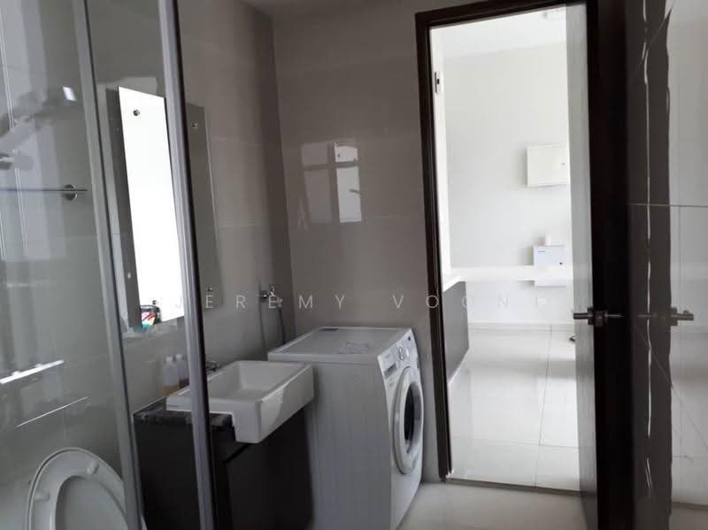 Kondominium untuk Dijual di Bay Point @ Country Garden Danga Bay - Jeremy Voon - Bathroom - PropertyGuru.com.my