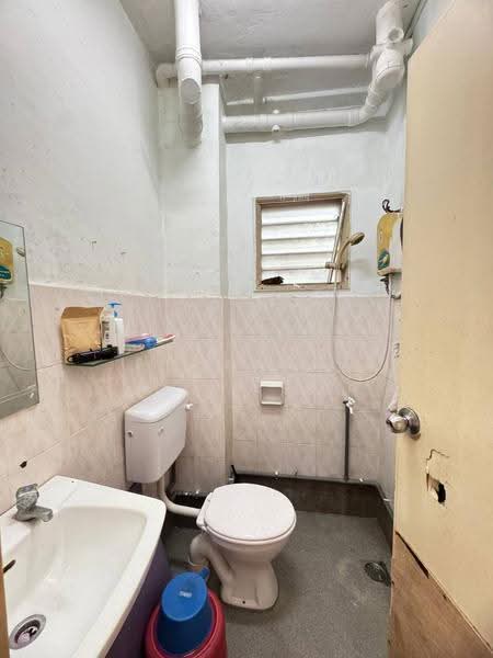 Apartment for Sale at Taman Desa Kempas - Arshad . - Bathroom - PropertyGuru.com.my