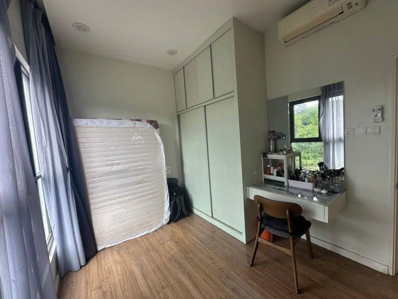 Condominium for Sale at The WaterEdge (Pinggiran Air) - Arshad . - Bedroom - PropertyGuru.com.my