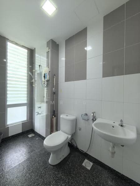 Kondominium untuk Disewa di The Seed Taman Sutera Utama - Mr Lu - Bathroom - PropertyGuru.com.my