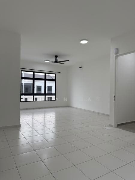Rumah Bandar untuk Disewa di Kota Masai (Pasir Gudang) - Ethan Gan - Living Room - PropertyGuru.com.my