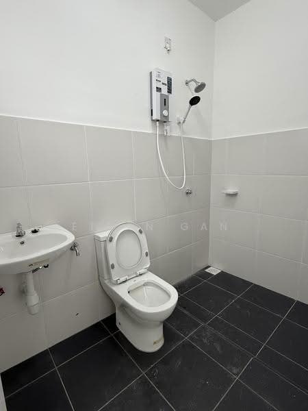 Rumah Bandar untuk Disewa di Kota Masai (Pasir Gudang) - Ethan Gan - Bathroom - PropertyGuru.com.my