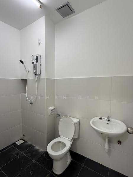 Rumah Bandar untuk Disewa di Kota Masai (Pasir Gudang) - Ethan Gan - Bathroom - PropertyGuru.com.my