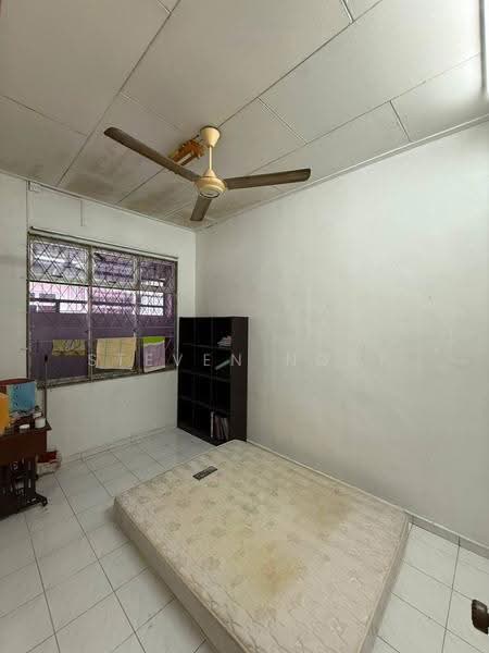 Rumah Teres 1-Tingkat untuk Dijual di Taman Senai Utama (Kulai) - Steven Ngoi - Bedroom - PropertyGuru.com.my