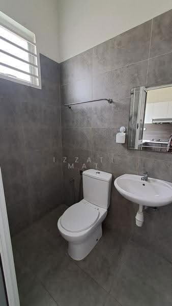 2-storey Terraced House for Rent in Dengkil (Selangor) - Izzati Mat - Bathroom - PropertyGuru.com.my