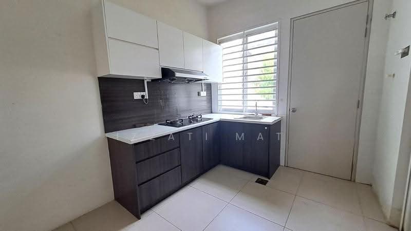 2-storey Terraced House for Rent in Dengkil (Selangor) - Izzati Mat - Kitchen - PropertyGuru.com.my