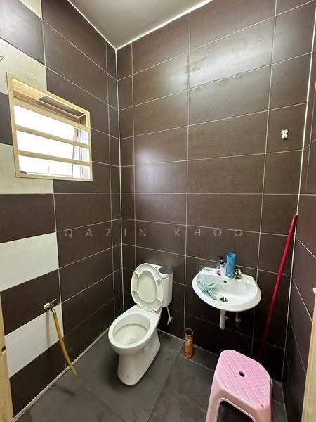 Semi-Detached House for Sale in Lahat (Perak) - Qazin Khoo - Bathroom - PropertyGuru.com.my