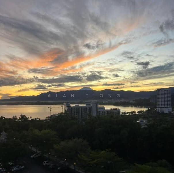 Kondominium untuk Dijual di The Peak Condominium - Alan Tiong - Exterior - PropertyGuru.com.my