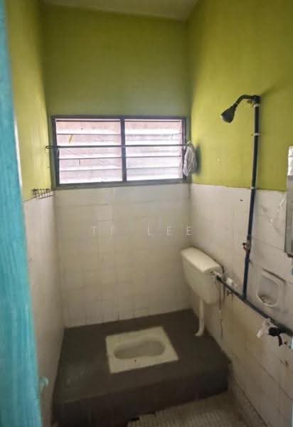 Rumah Teres 1-Tingkat untuk Dijual di Taman Desa Jaya (Kepong) - TF Lee - Bathroom - PropertyGuru.com.my