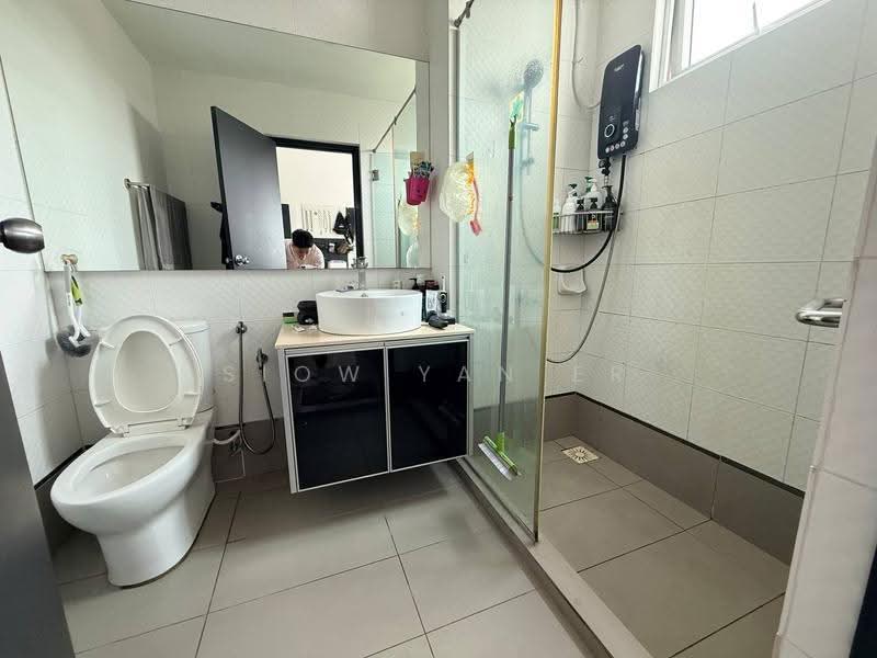 Condominium for Sale at The Straits View Condominium - Siow Yan Er - Bathroom - PropertyGuru.com.my