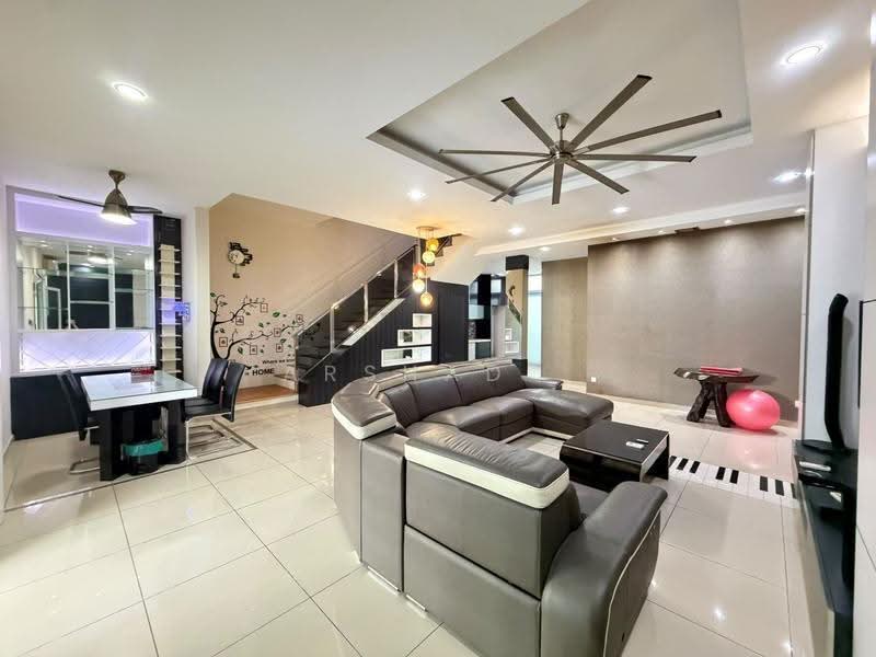 3-storey Terraced House for Sale in Bandar Seri Alam (Masai) - Arshad . - Living Room - PropertyGuru.com.my