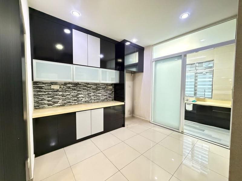 3-storey Terraced House for Sale in Bandar Seri Alam (Masai) - Arshad . - Kitchen - PropertyGuru.com.my
