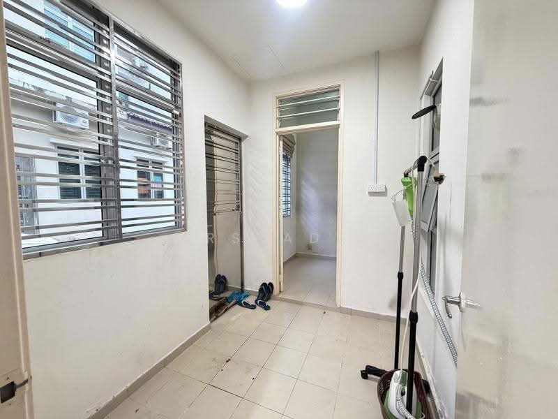 3-storey Terraced House for Sale in Bandar Seri Alam (Masai) - Arshad . - Interior - PropertyGuru.com.my