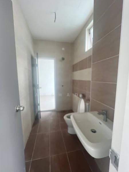 Rumah Teres 3-Tingkat untuk Dijual di Taman Nusa Sentral (Iskandar Puteri (Nusajaya)) - Arshad . - Bathroom - PropertyGuru.com.my