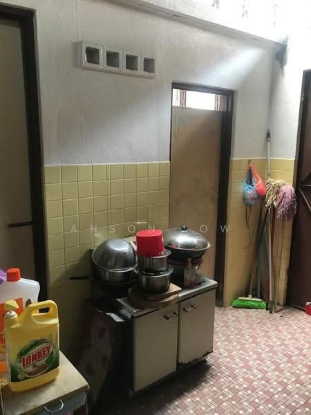 Rumah Teres 2-Tingkat untuk Dijual di Taman Besi (Jelutong) - Anson Low - Kitchen - PropertyGuru.com.my