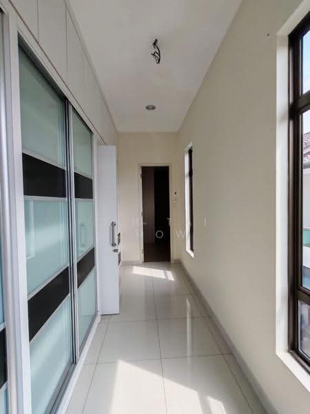 Link Bungalow for Sale in Kluang (Johor) - Lan Tai Chow - Corridor - PropertyGuru.com.my