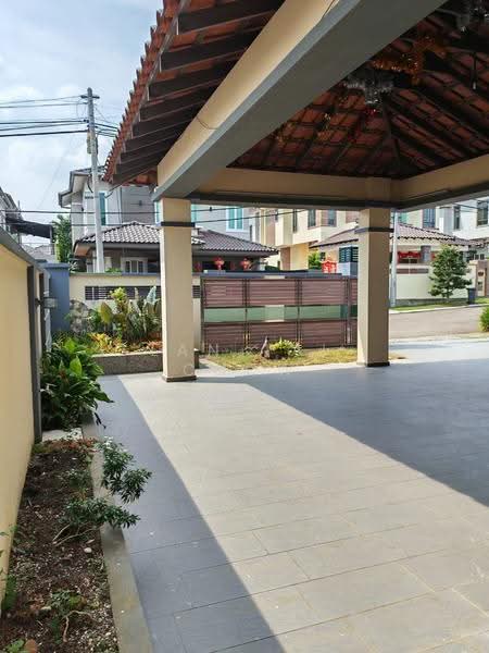 Link Bungalow for Sale in Kluang (Johor) - Lan Tai Chow - Exterior - PropertyGuru.com.my