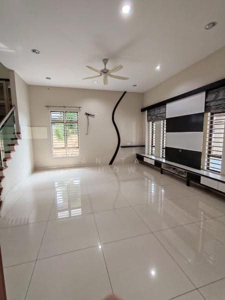 Link Bungalow for Sale in Kluang (Johor) - Lan Tai Chow - Living Room - PropertyGuru.com.my