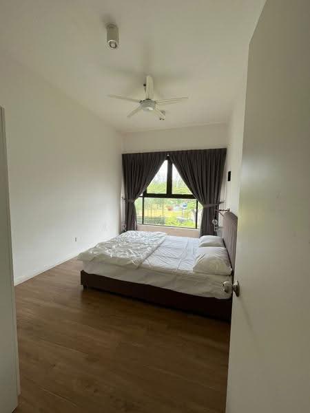 Pangsapuri untuk Disewa di Senibong Cove - The WaterEdge Residences - Sara Hue - Bedroom - PropertyGuru.com.my