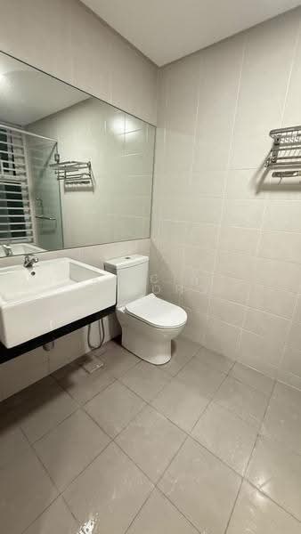 Kediaman Servis untuk Disewa di V Residence 3 @ Sunway Velocity - Alicia Choong - Bathroom - PropertyGuru.com.my