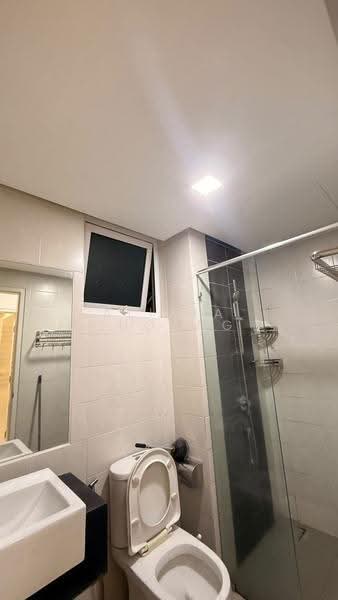Kediaman Servis untuk Disewa di V Residence 3 @ Sunway Velocity - Alicia Choong - Bathroom - PropertyGuru.com.my