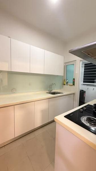 Kediaman Servis untuk Disewa di V Residence 3 @ Sunway Velocity - Alicia Choong - Kitchen - PropertyGuru.com.my