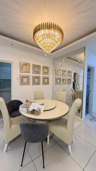 Kediaman Servis untuk Disewa di V Residence 3 @ Sunway Velocity - Alicia Choong - Dining Room - PropertyGuru.com.my
