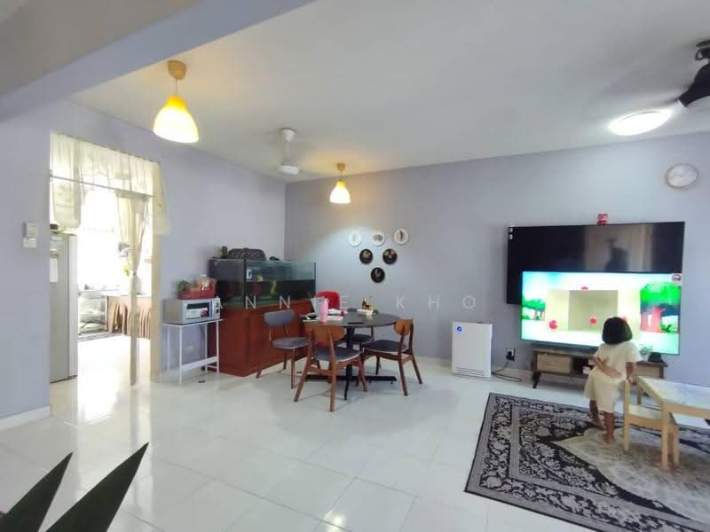 Rumah Teres 2-Tingkat untuk Dijual di Alam Nusantara (Setia Alam) - Annie Kho - Living Room - PropertyGuru.com.my